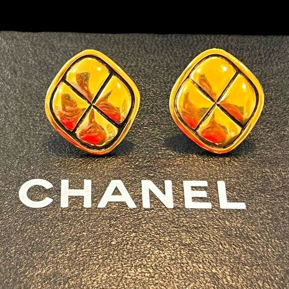 Chanel GP Vintage Quilted Cuff Links Unisex - Picture 1 of 4
